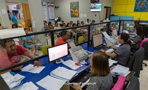 DBM: Gov't workers to get up to P20K SRI starting Dec. 15.